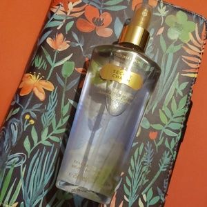 BRAND NEW VICTORIA SECRET